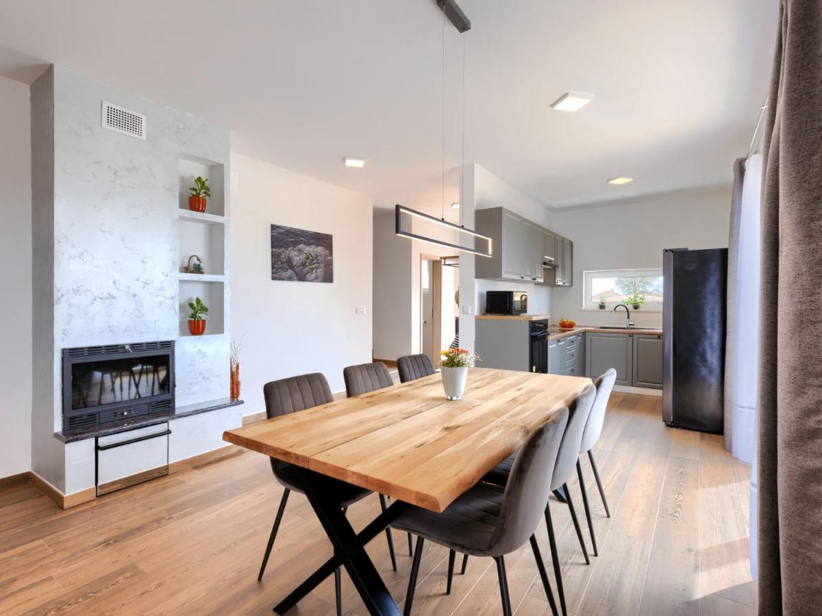 Holiday Home Villa Dora By Interhome Pula Bagian luar foto