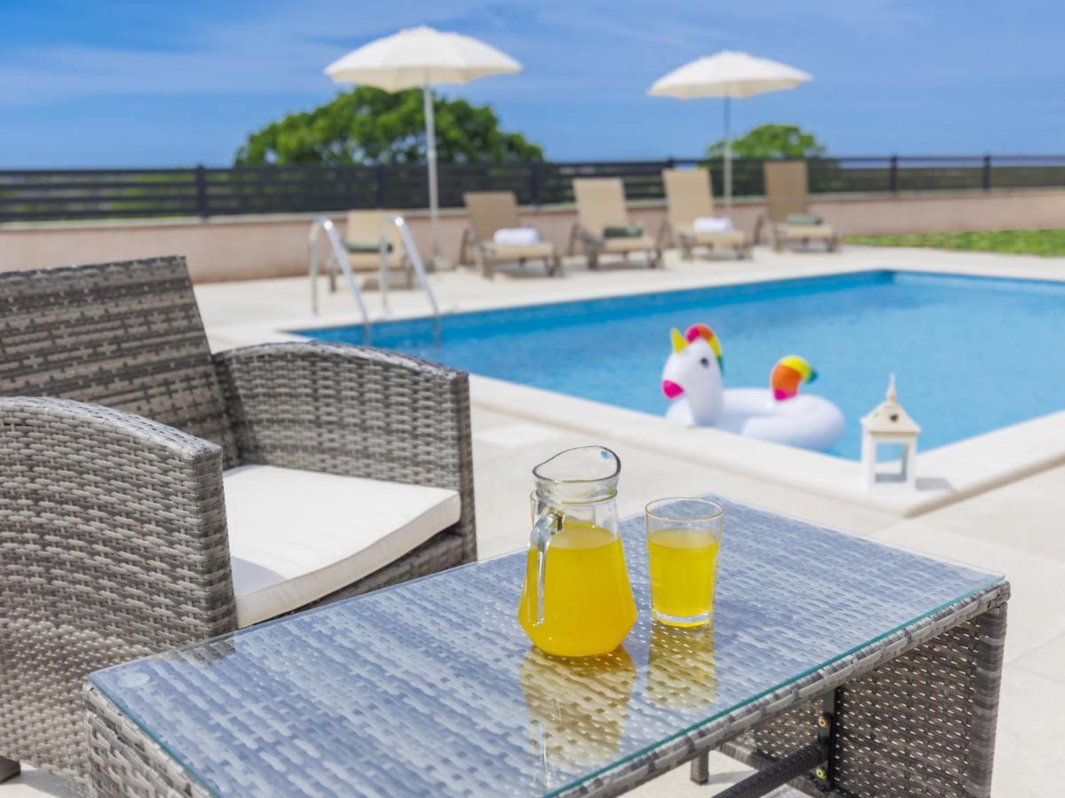 Holiday Home Villa Dora By Interhome Pula Bagian luar foto