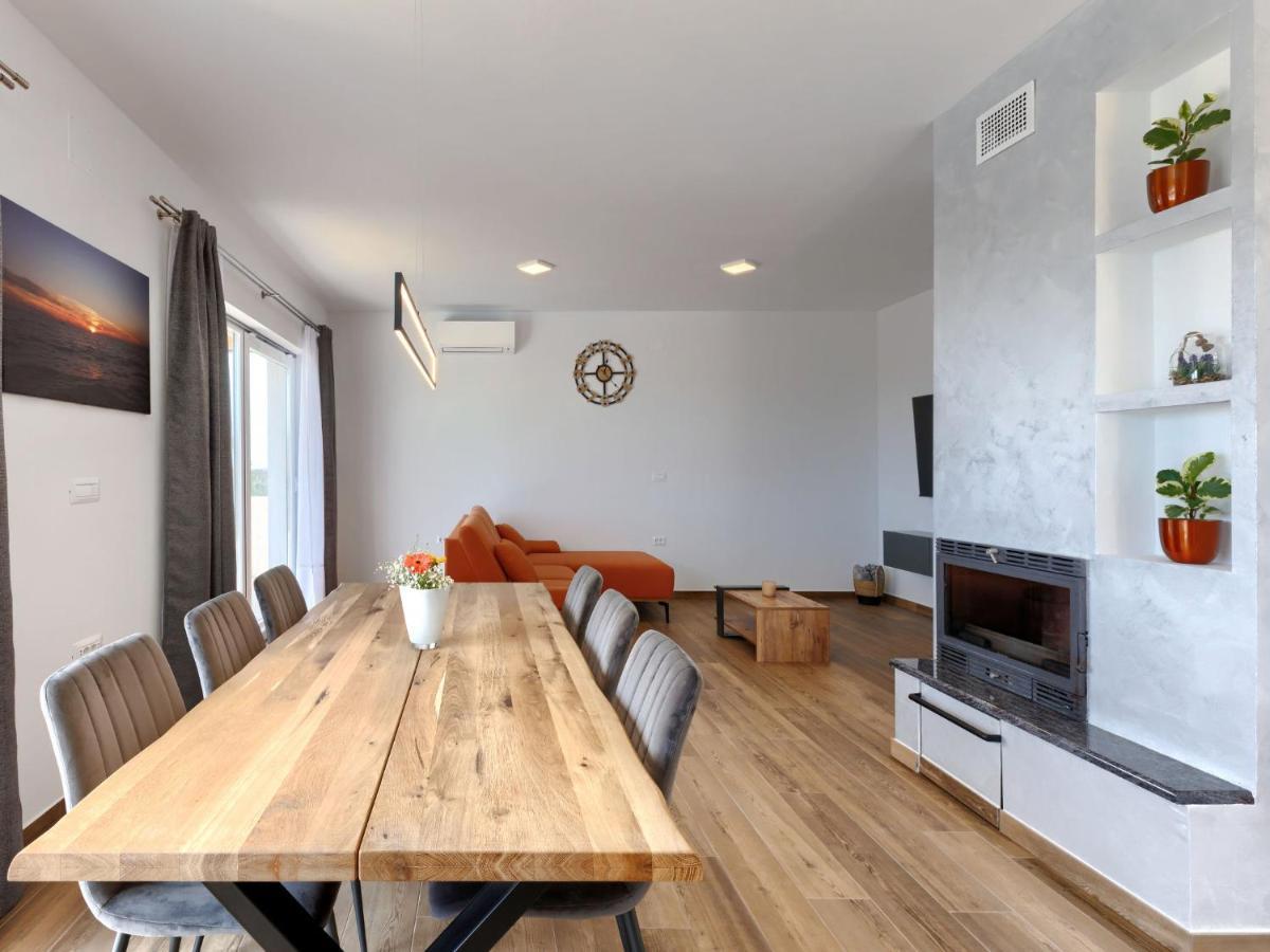 Holiday Home Villa Dora By Interhome Pula Bagian luar foto