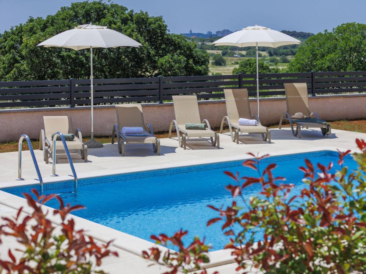 Holiday Home Villa Dora By Interhome Pula Bagian luar foto