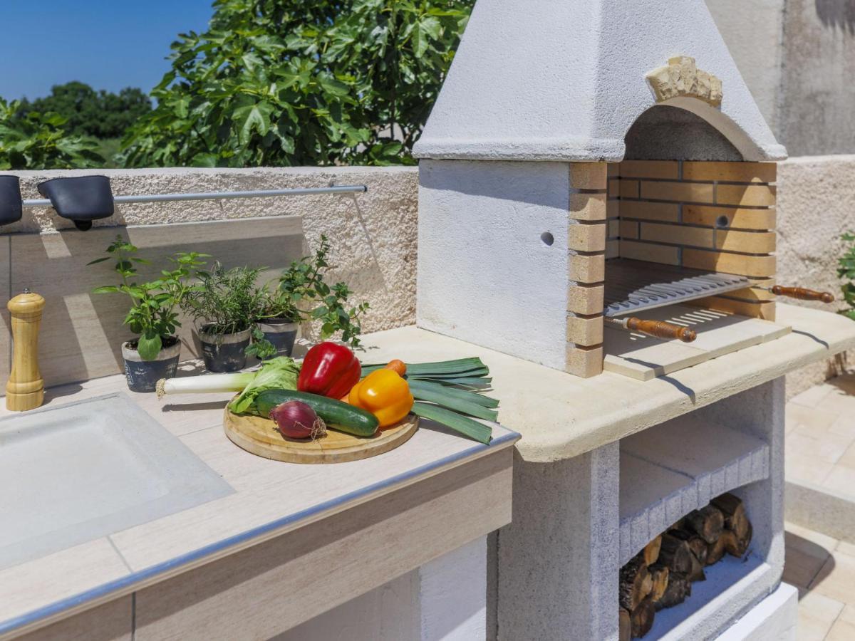 Holiday Home Villa Dora By Interhome Pula Bagian luar foto