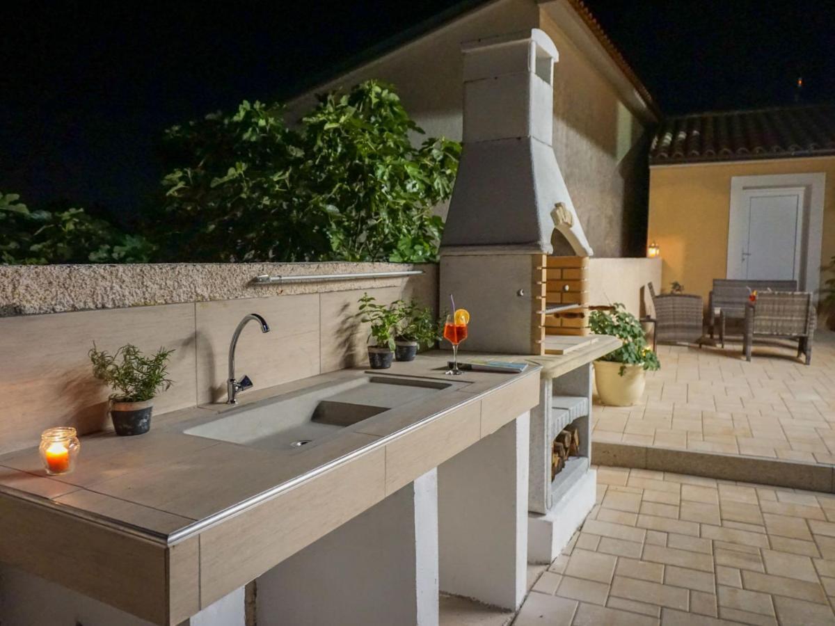 Holiday Home Villa Dora By Interhome Pula Bagian luar foto